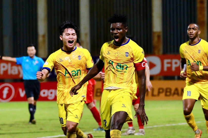 Thêm 1 ngoại binh của tại V-League muốn khoác áo tuyển Việt Nam 696777
