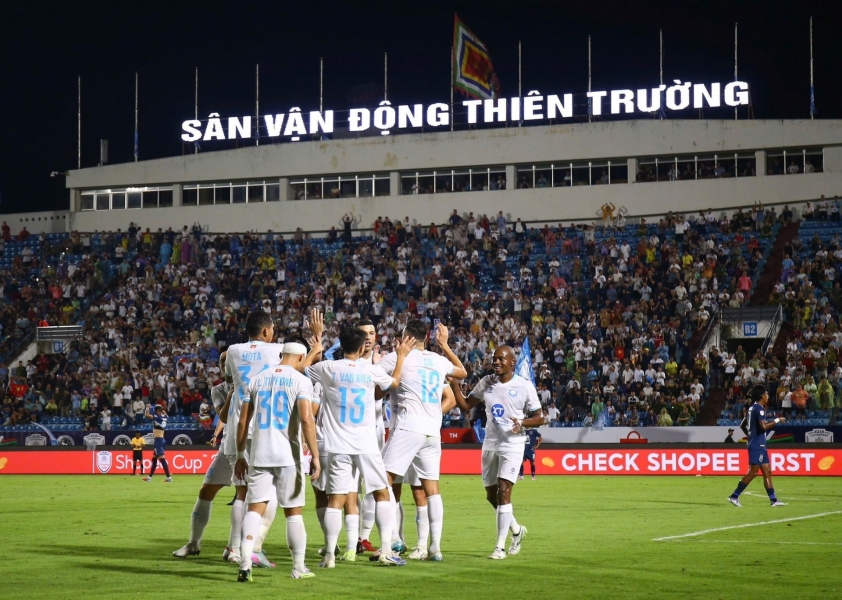 "CĐV Đông Nam Á náo nhiệt bàn luận chiến thắng 2-1 của Nam Định" 4 CĐV Đông Nam Á bàn luận sôi nổi về chiến thắng 2-1 của Nam Định 711096
