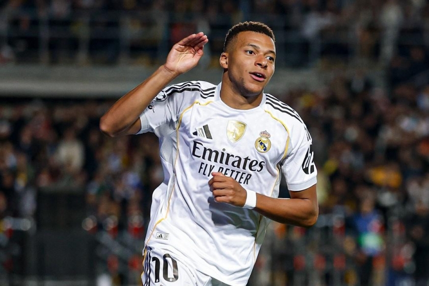 Chấn thương không thể thi đấu, Mbappe vẫn quyết không rời đội tuyển 718294