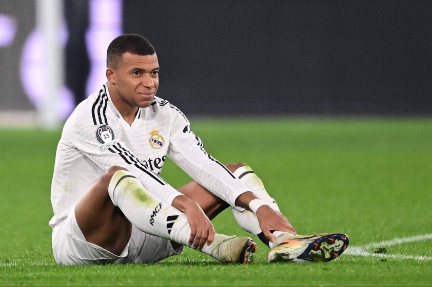 Chấn thương không thể thi đấu, Mbappe vẫn quyết không rời đội tuyển 718292