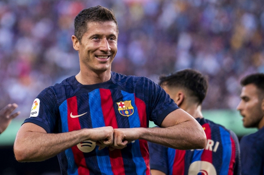 Barcelona đưa ra phán quyết cuối cùng cho tương lai của Lewandowski 720914