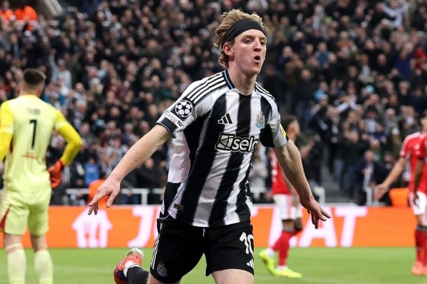 Newcastle 22 năm sau: Mourinho nếm 'trái đắng' trước kỳ tích khó tin 4 Lập kỳ tích sau 22 năm, Newcastle khiến Mourinho nhận 'trái đắng' 726253
