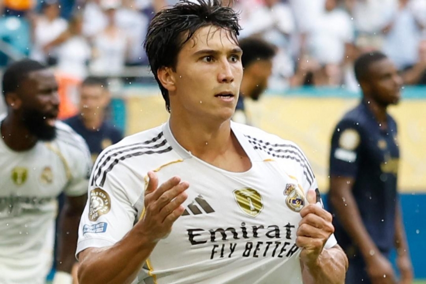 Đội bóng vĩ đại châu Âu quyết chiêu mộ 'viên ngọc quý' của Real Madrid 730036