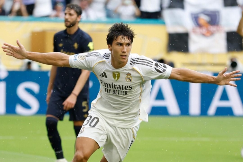 Đội bóng vĩ đại châu Âu quyết chiêu mộ 'viên ngọc quý' của Real Madrid 730037