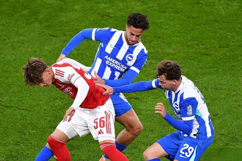 "Thiên tài Arsenal: Chàng trai 15 tuổi làm nên điều kỳ diệu" 5 Thiên tài Arsenal làm điều chưa từng ở độ tuổi 15 731176