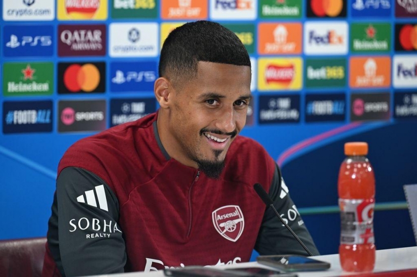 Cầu thủ xuất sắc nhất Arsenal công khai lời tuyên bố bất ngờ với Real Madrid 4 Trung vệ hay nhất Arsenal đưa ra tuyên bố phũ phàng với Real Madrid 734182