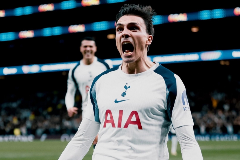 Tottenham hủy diệt Copenhagen dù chơi thiếu người 734880
