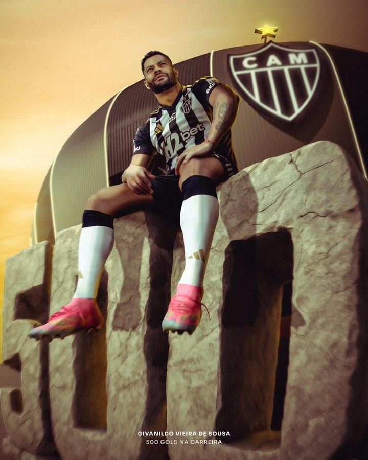 'Người Khổng Lồ' chính thức đạt 500 bàn thắng trong sự nghiệp 4 'Người ngoài hành tinh' chạm mốc 500 bàn thắng trong sự nghiệp 735844