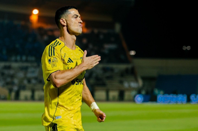 Ronaldo tiếp tục làm điều không tưởng ở độ tuổi 40 737835