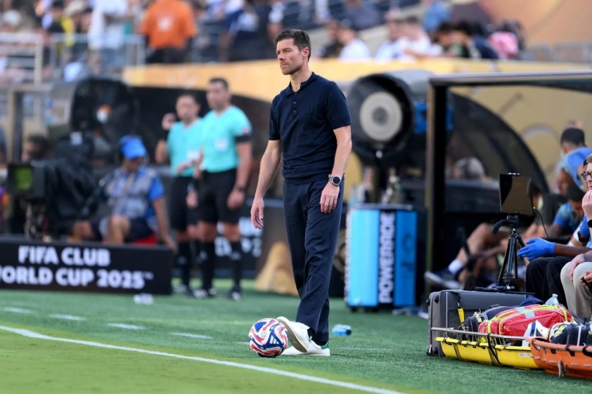 Công cuộc tái thiết Galactico của Xabi Alonso bị đình trệ 667655