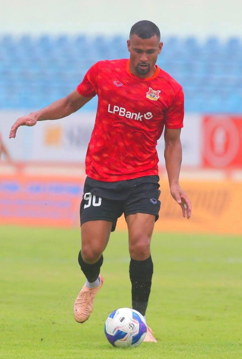 Tiền đạo Brazil từng khoác áo Benfica gia nhập Ninh Bình FC 675792
