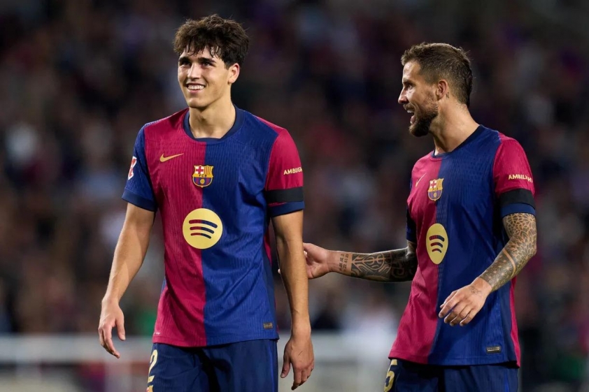 Thần đồng Barca hết lời ca ngợi “đàn anh” gấp đôi tuổi 677781