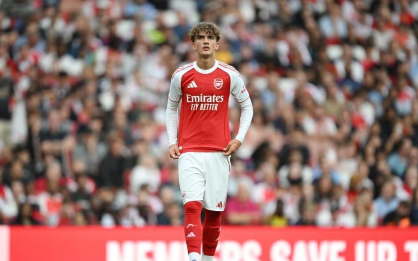Ở lại Emirates, thần đồng Arsenal có cơ hội đá ở C1 685781