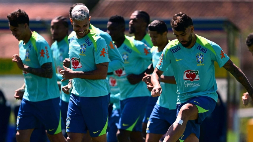  Ronaldinho: 'Có Neymar, Brazil mới vô địch World Cup' 698331