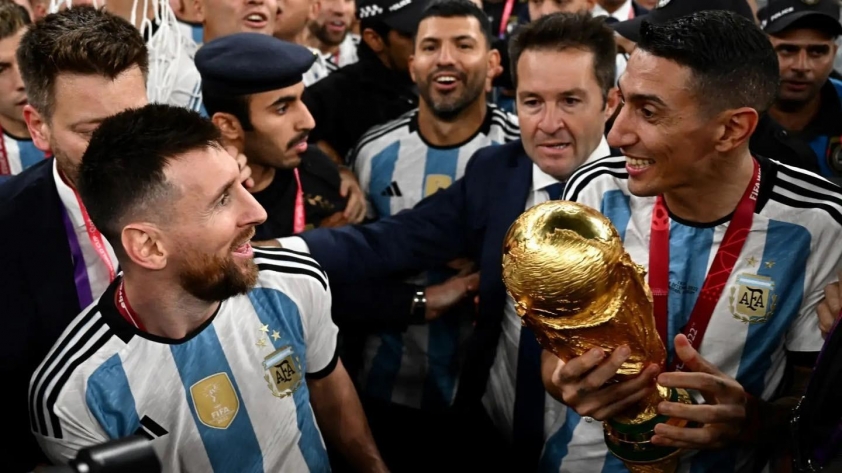 Nhà báo xác nhận Messi vẫn ở lại đội tuyển Argentina 4 Bạn thân xác nhận Messi chưa rời tuyển Argentina