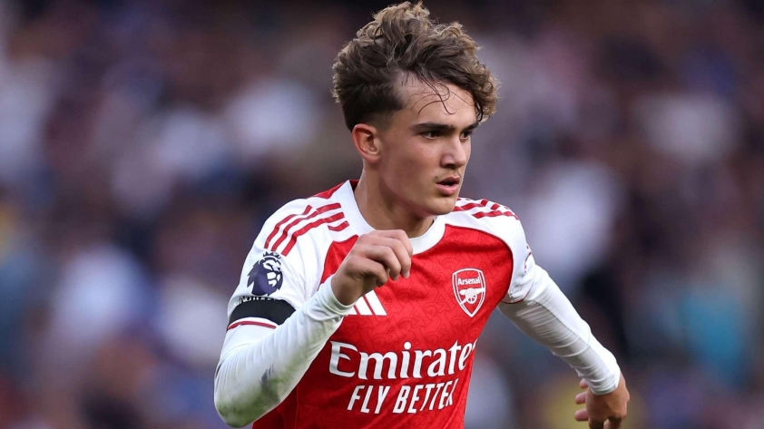 Các cầu thủ Arsenal 'nóng mắt' vì thiên tài 15 tuổi 710143