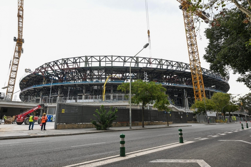 Khi nào Barca có thể trở lại Camp Nou? Thời điểm sớm nhất là gì? 4 camp-nou-construction-developmen