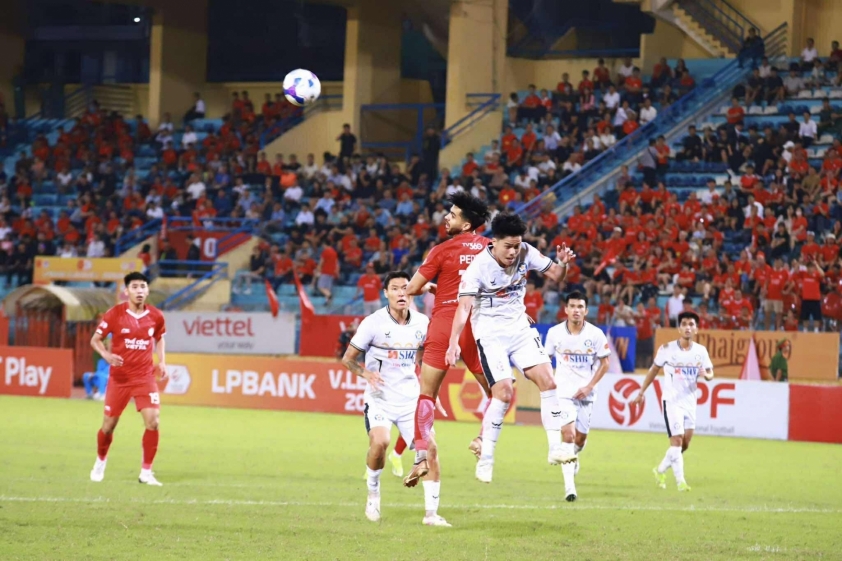 Trực tiếp Viettel 0-1 Đà Nẵng: Đà Nẵng tạo bất ngờ 725558