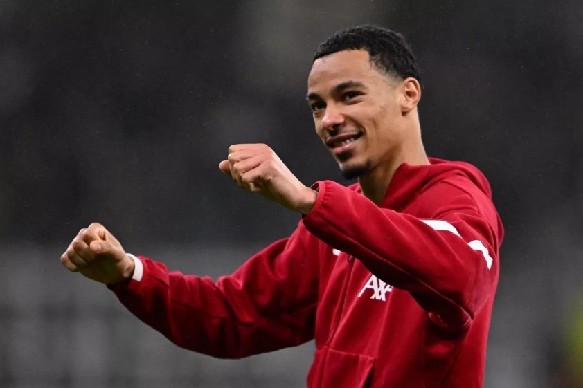 Hé lộ cầu thủ xuất sắc và không thể thay thế trong đội hình Liverpool 726945