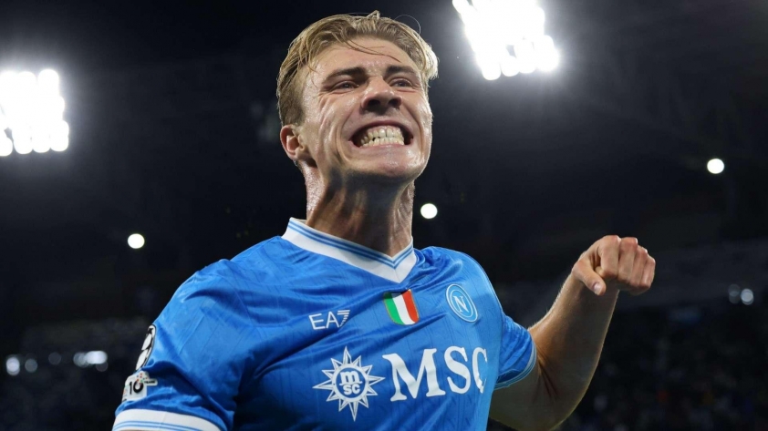 MU sắp 'thanh lý' bom tấn 75 triệu Euro ngay tháng 1 tới 4 Rasmus Hojlund Napoli 2025