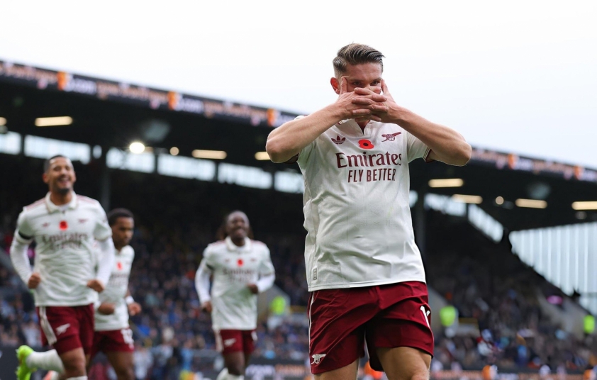 Arsenal có chiến thắng nhẹ nhàng trên sân của Burnley