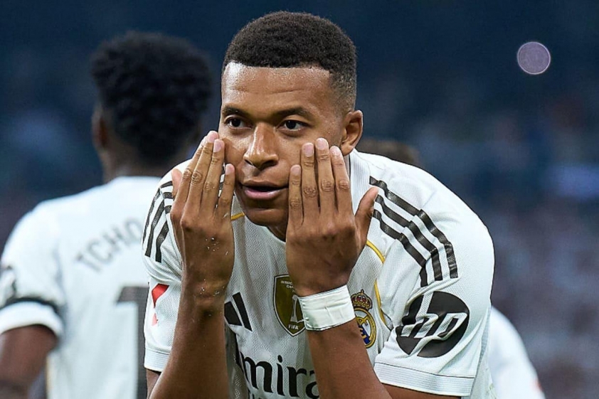  Mbappe chính thức vượt mặt huyền thoại Thierry Henry 733555