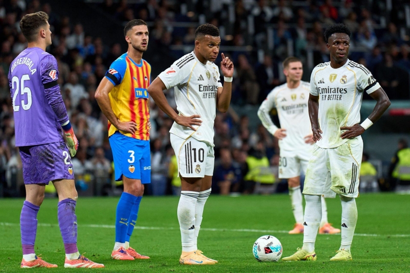 Xabi Alonso gặp khó khăn với 'cuộc chiến' phạt đền 4 real-madrid-cf-v-valencia-cf-lal