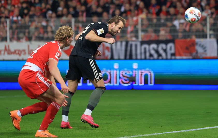 Harry Kane tỏa sáng, Bayern Munich thoát hiểm phút cuối 3 Harry Kane cứu nguy cho Bayern Munich ở phút chót