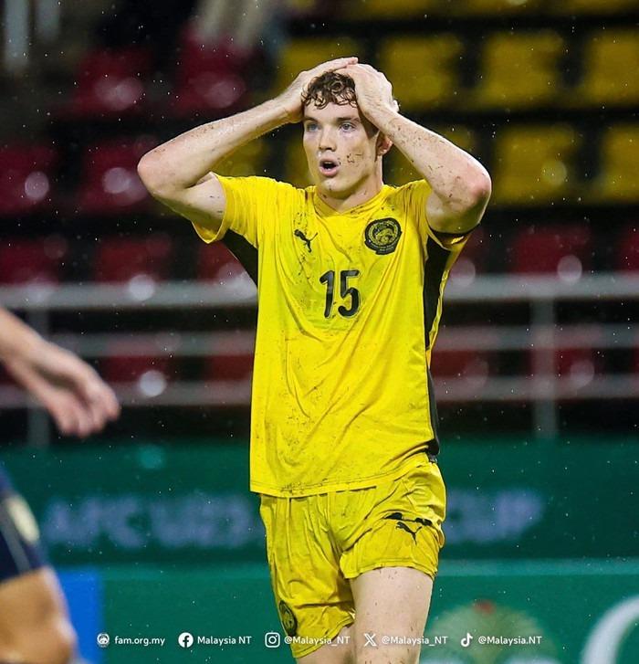 "Sợ thua Việt Nam, huyền thoại Malaysia chỉ trích đội bóng của mình" 5 Sợ thua Việt Nam, huyền thoại Malaysia nổi giận chỉ trích đội nhà 742625