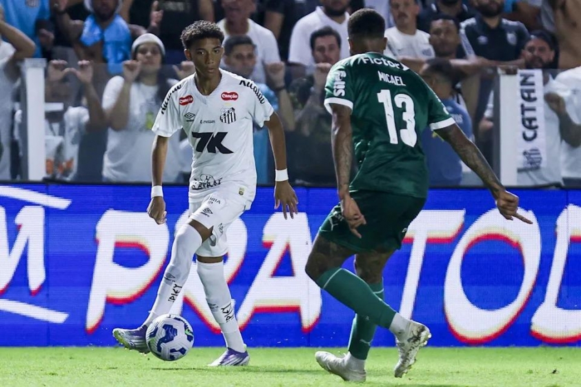 Chuyển nhượng MU 28/11: Man Utd đạt thỏa thuận với thần đồng Hy Lạp; 3 ngôi sao chia tay Man United