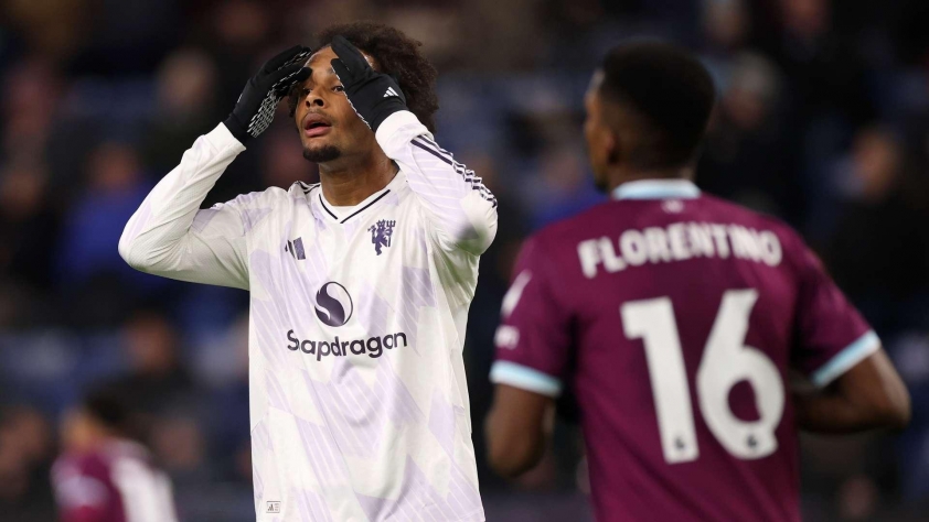 Huyền thoại H khuyên tiền đạo chia tay MU để làm lại sự nghiệp 791074