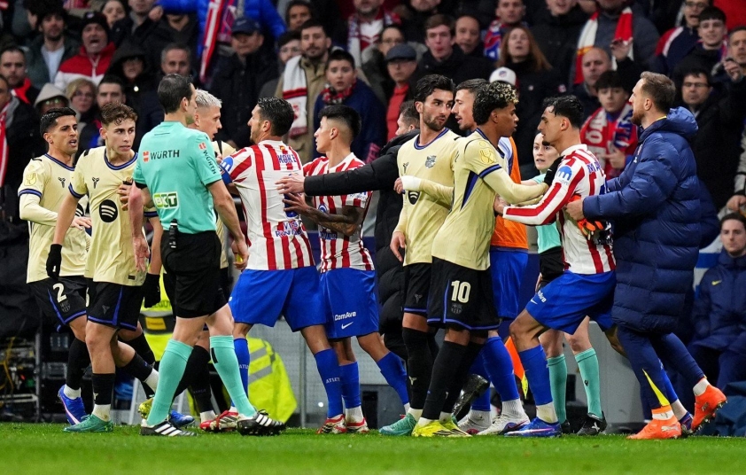 Chủ tịch Barca phẫn nộ về VAR sau trận thua 0-4 5 Chủ tịch Barca bức xúc về Var sau thảm bại 0-4 794690