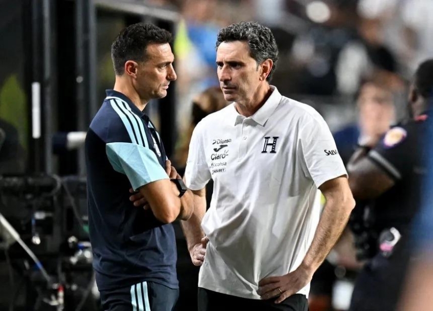 2026_06_07T025503Z_1914656108_UP1EM67083Q54_RTRMADP_3_SOCCER_FRIENDLY_ARG_HND
