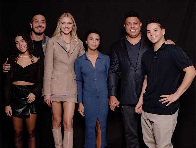 Thêm một lần nữa, Ronaldo cưới 'cô nàng định mệnh' khiến fan phát sốt 332939