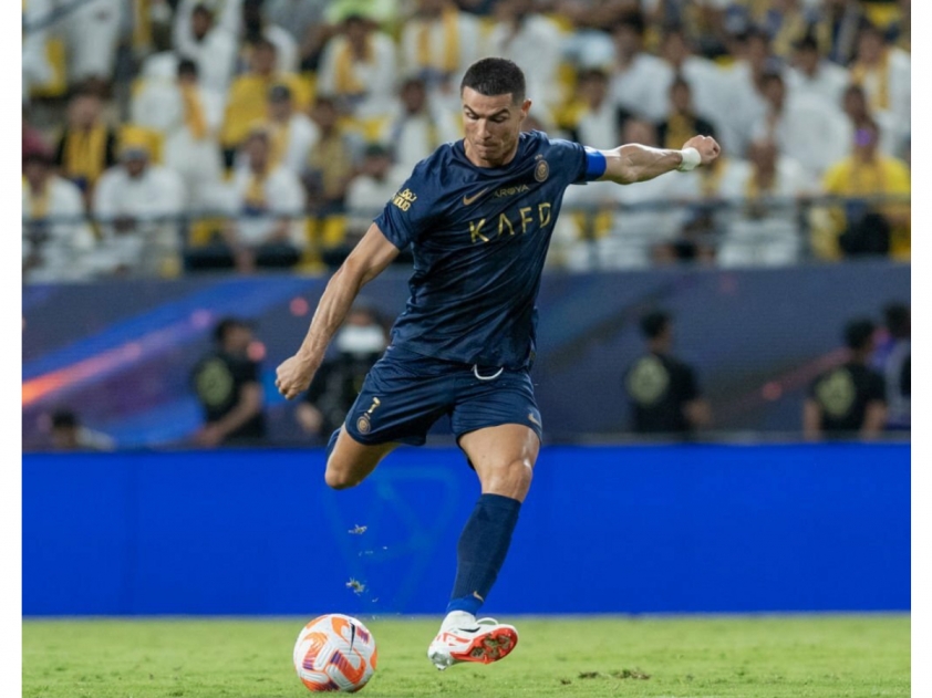 Ronaldo chói sáng, Al Nassr áp sát ngôi đầu Saudi Pro League 355322