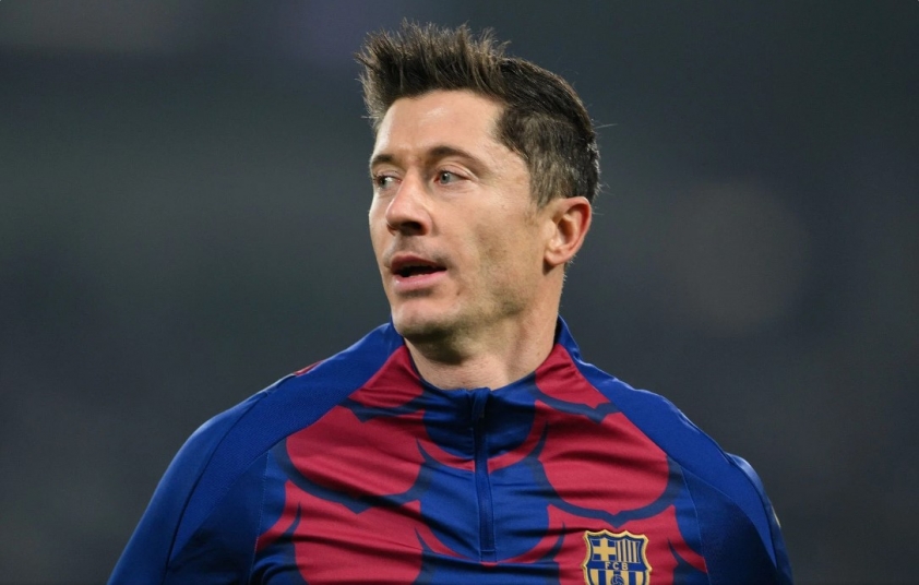 Barca thiếu vắng lực lượng trước Siêu kinh điển với Real Madrid 4 choi kem coi lewandowski nhan phan quyet ve tuong lai tu barca 402924
