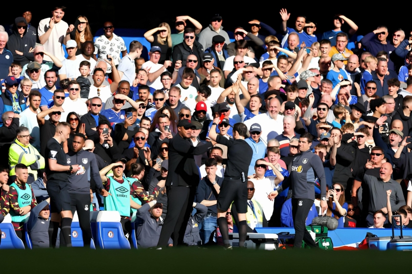 Burnley nhận liên tiếp 2 thẻ đỏ trong trận đấu với Chelsea 433229