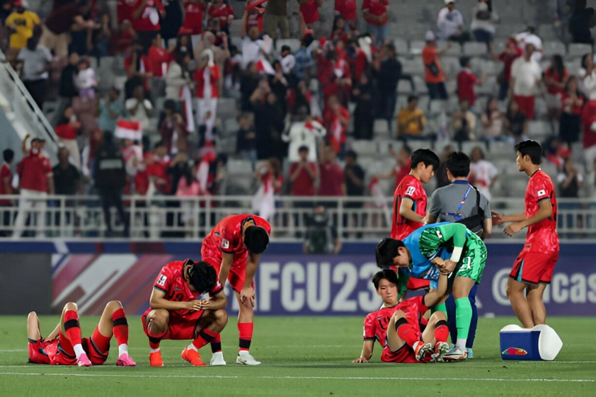 Cầu thủ U23 Hàn Quốc khóc ròng khi bị loại cay đắng tại Tứ kết U23 Châu Á 452000
