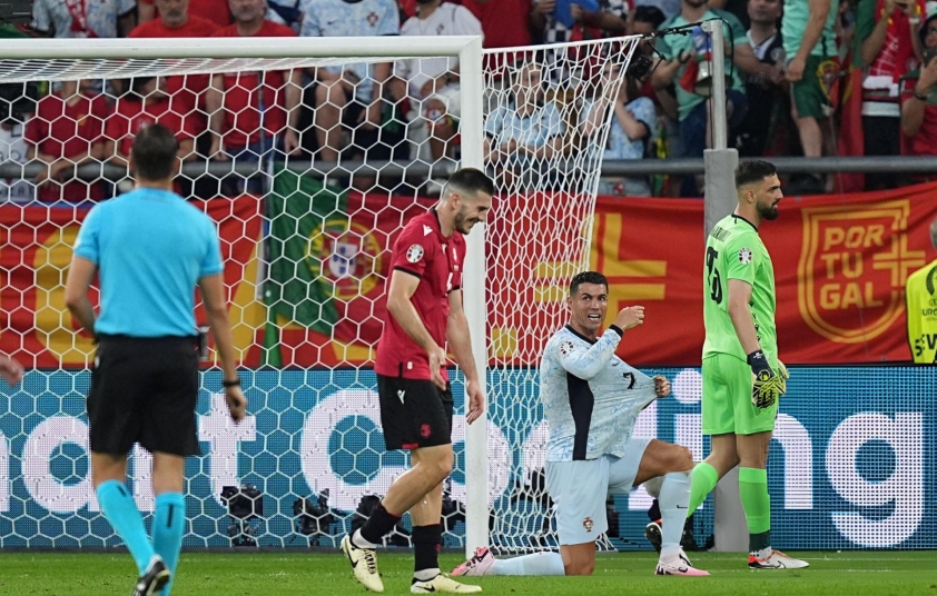 Fans laugh at Ronaldo for his reaction in the Georgia match at Euro 2024 488310