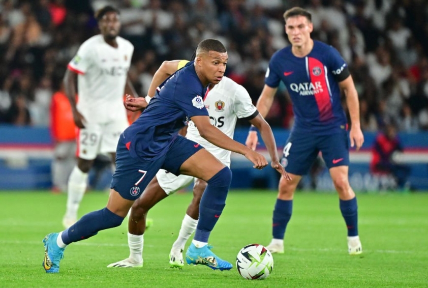 Thành Paris thất thủ, Mbappe và đồng đội lập luôn 2 cột mốc không thể buồn hơn 327775