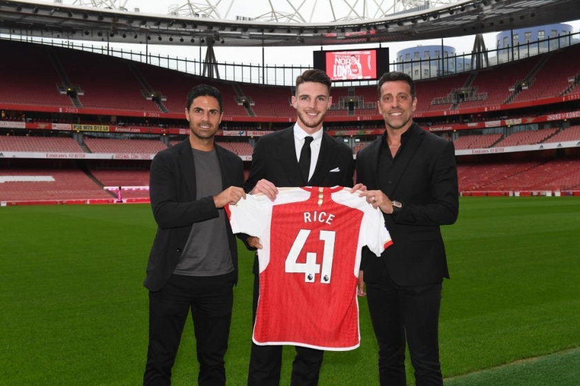 Làm điều chưa từng có trong lịch sử, Arsenal phải cảm ơn đối thủ mình ám ảnh nhất 334675