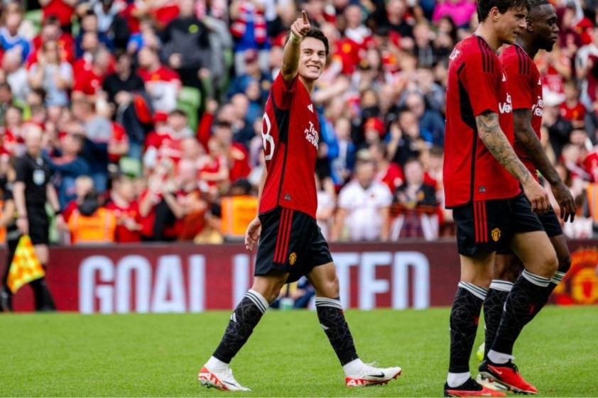 Tin chuyển nhượng tối 18/8: Man United chia tay tiền đạo hàng đầu, Chelsea chốt xong bom tấn 315135