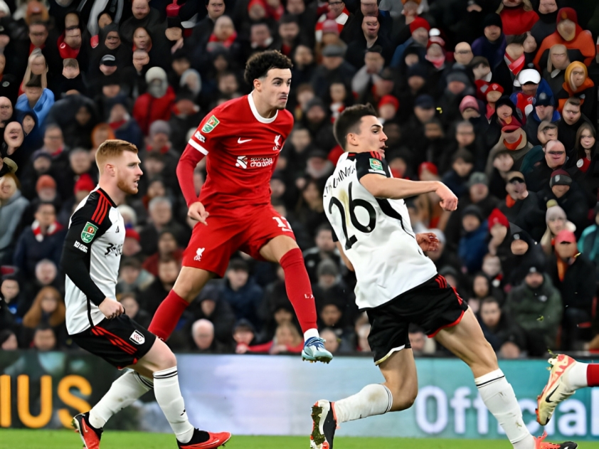 Ngược dòng 3 phút, Liverpool sáng cửa vào chung kết Carabao Cup  388093