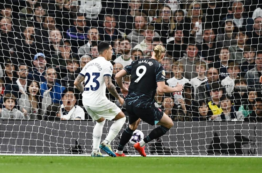 Cú đúp Haaland, Man City đả bại Tottenham vươn lên ngôi đầu Ngoại hạng Anh 462455