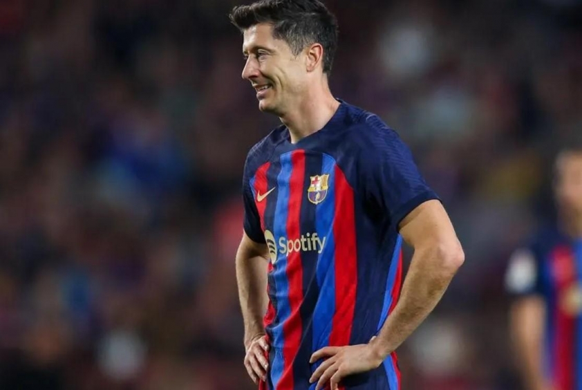 Lewandowski tiếp tục bị lãng quên tại Barcelona 517980