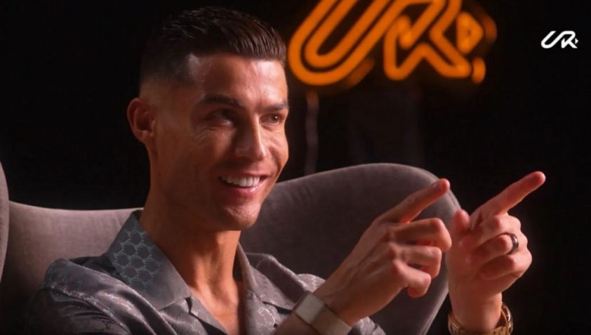 Ronaldo thuê tới 21 nhân viên xây kênh Youtube cá nhân-552165