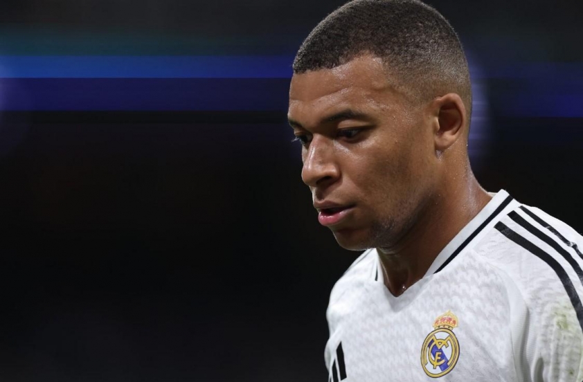 Kylian Mbappé đang vật lộn để hòa nhập vào Real Madrid giữa những bất đồng về lối chơi