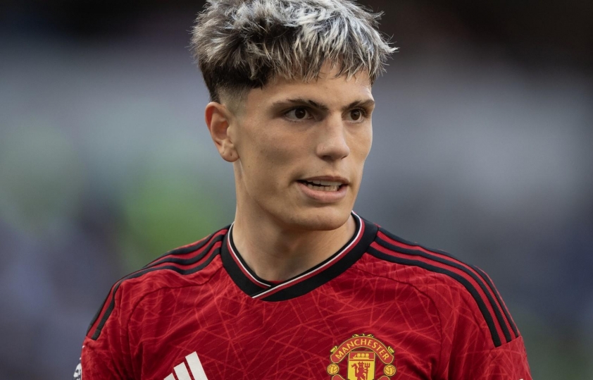 CĐV Man Utd chỉ thẳng 2 cái tên phải ngồi ngoài trận chung kết C2-632001