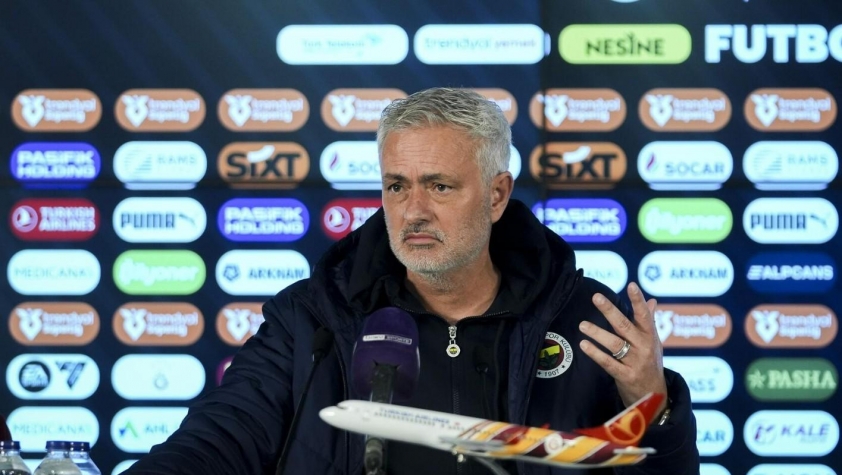 Mourinho dính vào -652007