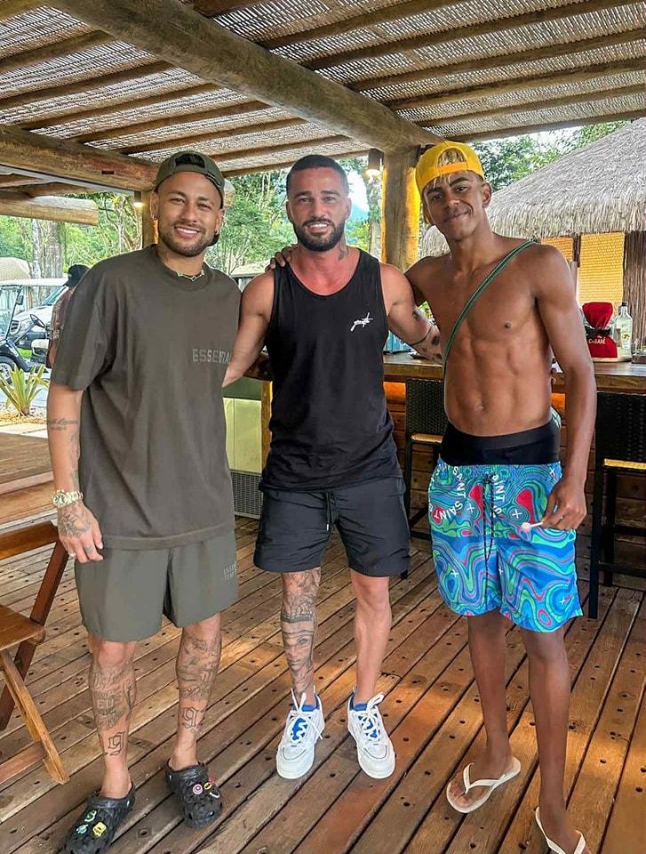 Lamine Yamal tái hợp Neymar, chơi bóng ở Brazil-652765